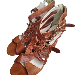 Boutique 9 leather stacked heeled Strapy Gladiator Sandals.Soze 9.5